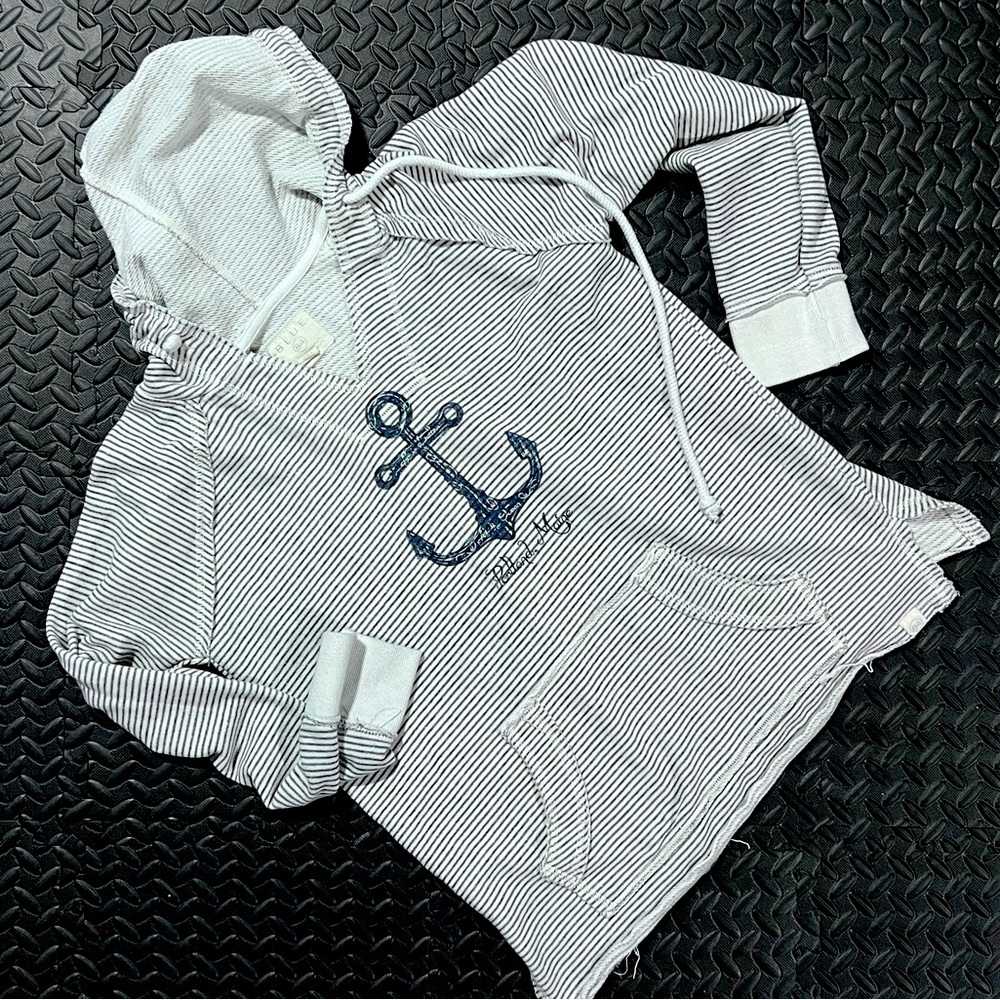 Hooded sweatshirt
